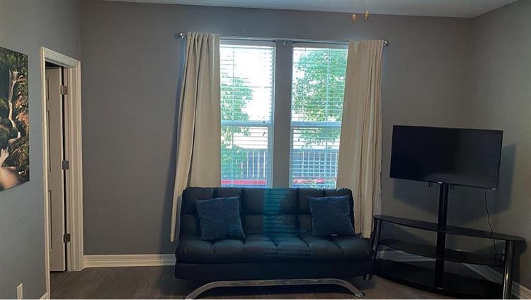 Luxury master suite bedroomm
