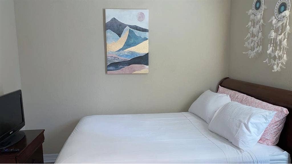 Bedroom for rent near DIA