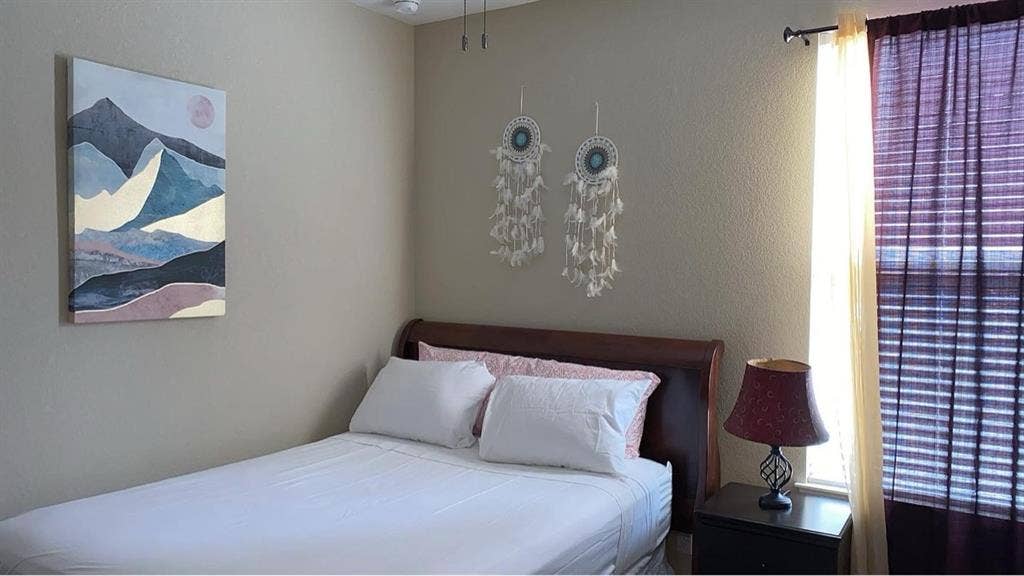 Bedroom for rent near DIA