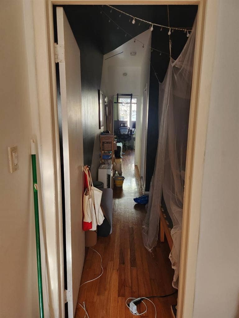3Br railroad style room