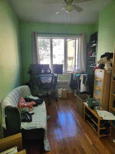 3Br railroad style room