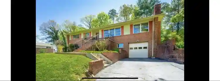 East Ridge Rancher mins downtown