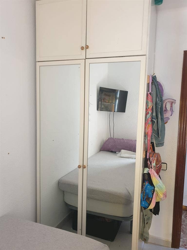 Alquilo habitación en Vía Julia