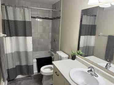 Legal  apartment-1bedroom + den