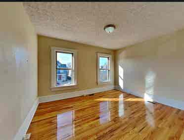 bath only two rooms av