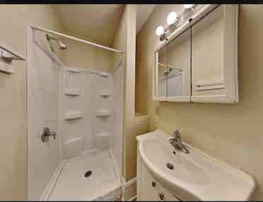 bath only two rooms av