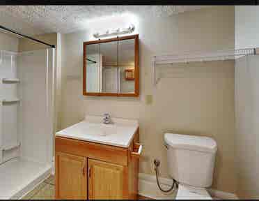 bath only two rooms av