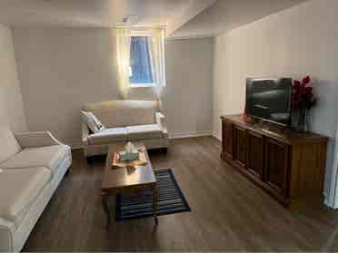 1 Private room available