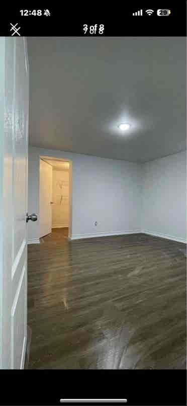 1 Private room available