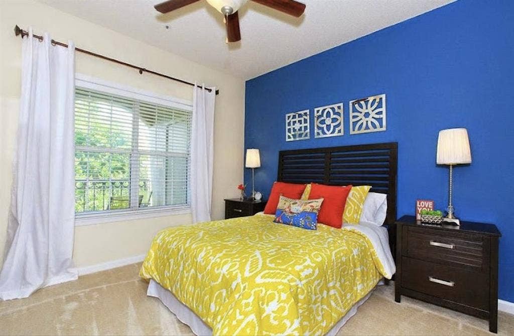 ** AVAILABLE ASAP ** Near Lenox !!