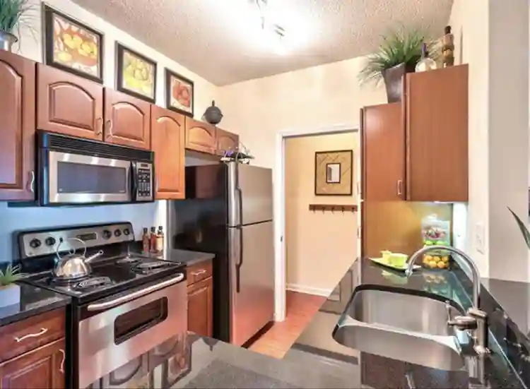 ** AVAILABLE ASAP ** Near Lenox !!