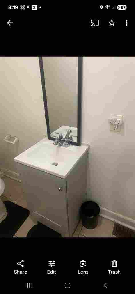Room for rent with bathroom and bed