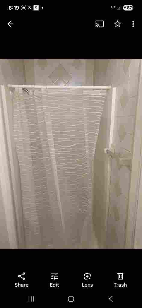 Room for rent with bathroom and bed