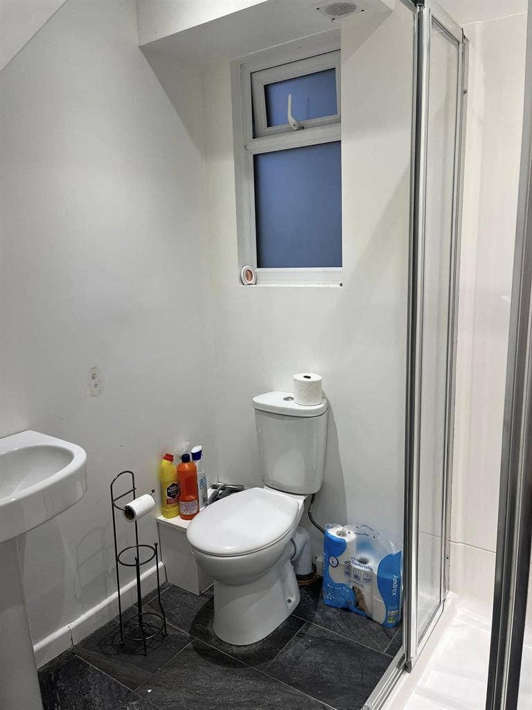 Spare room in Shared House
