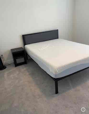 Room in a safe neighborhood