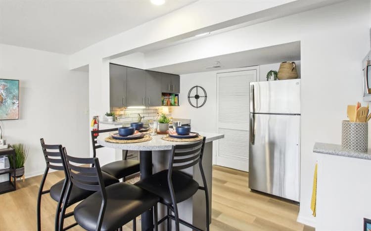 Seeking to relet private room