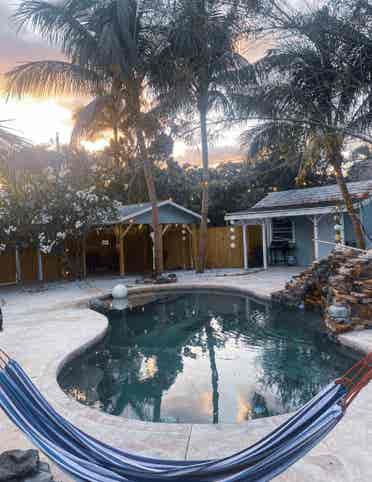 Tropical Pool Escape