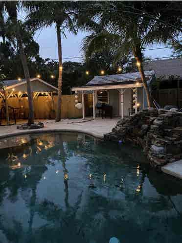 Tropical Pool Escape