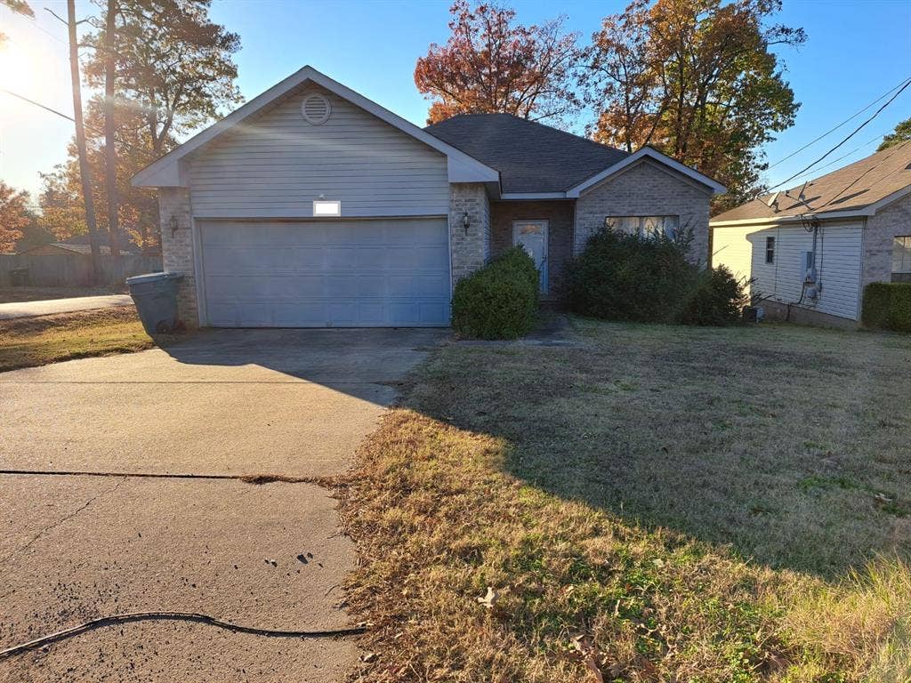 Room off Kanis and Shackleford