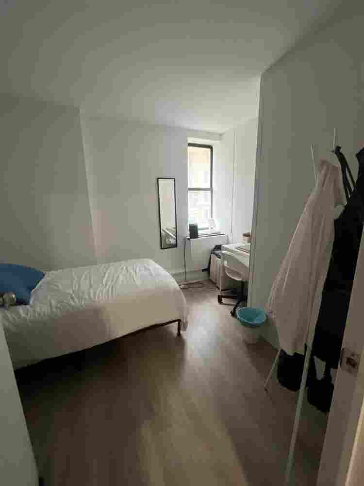 ✨Spacious Room in Midtown South✨