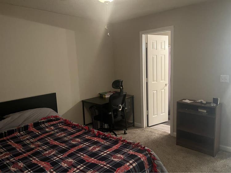Looking for a subleaser