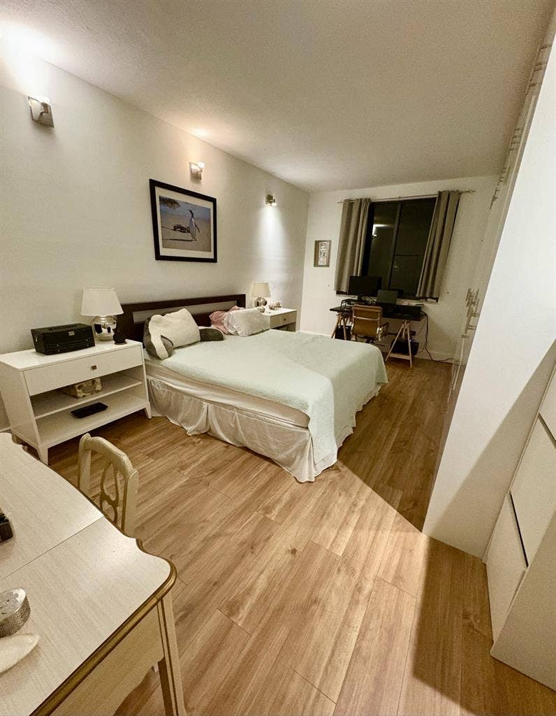 Gorgeous Master Bedroom - Brickell