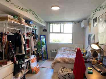 Room in 2 bedroom unit