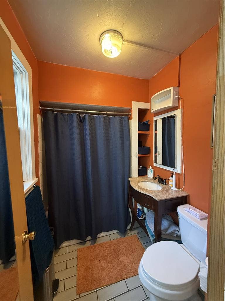 Large room for rent in Riverwest!