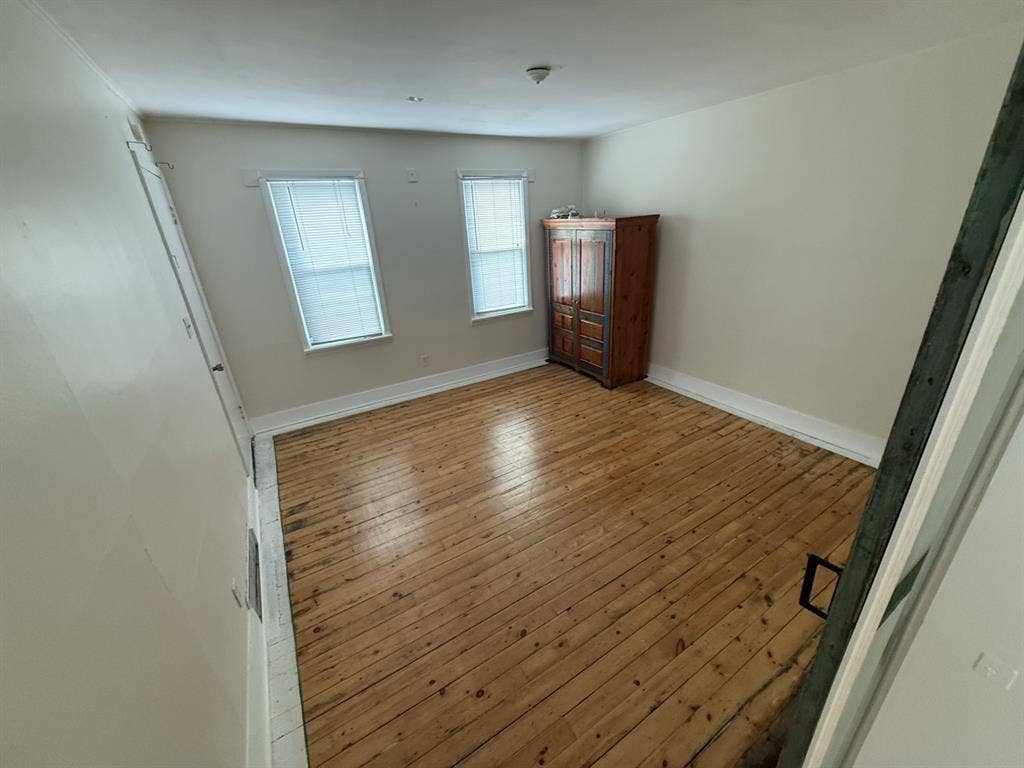 Large room for rent in Riverwest!