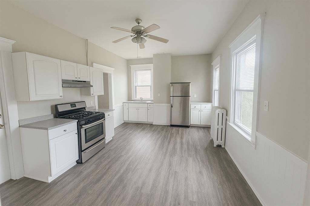 3 
bedroom historic neighborhood