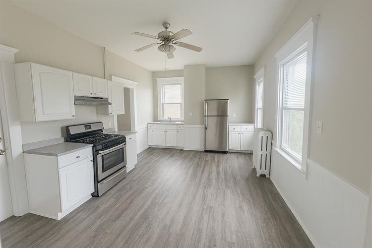 3 
bedroom historic neighborhood