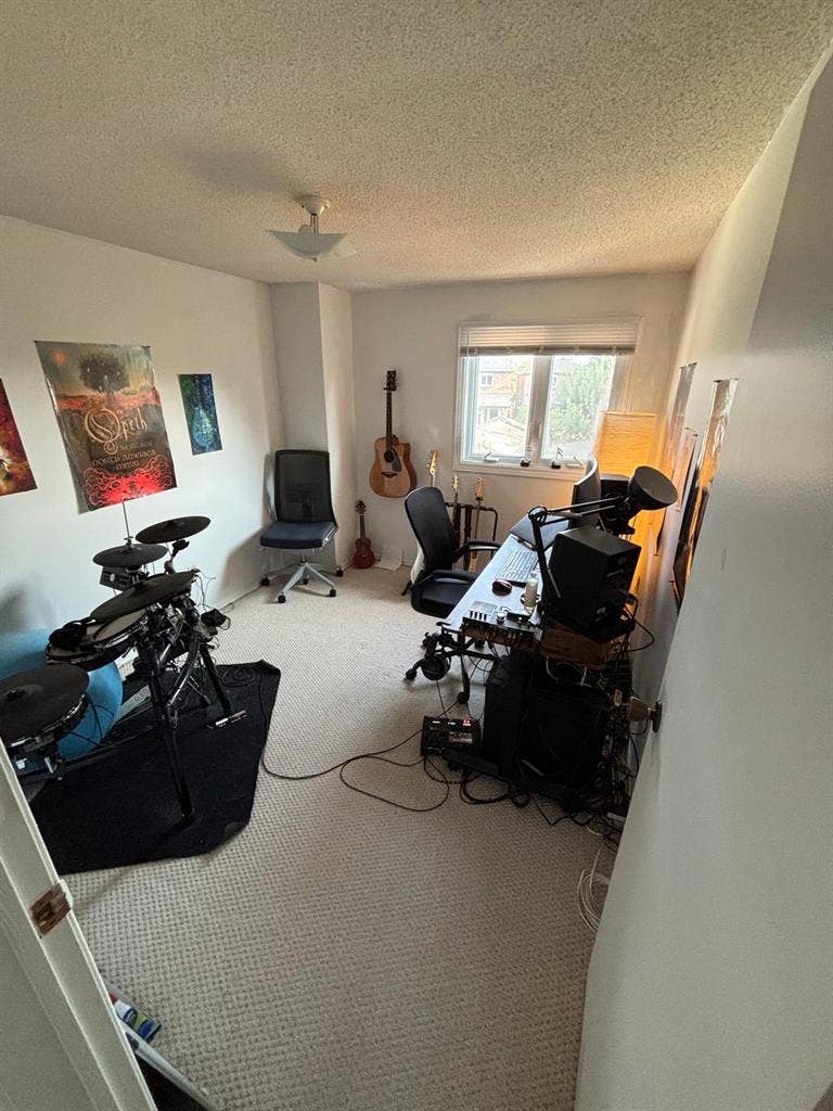 Looking to Share a House in Markham