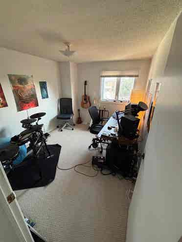 Looking to Share a House in Markham