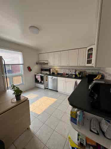 Looking to Share a House in Markham
