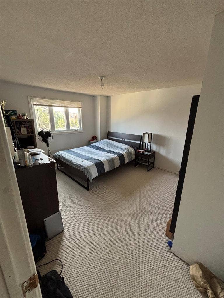 Looking to Share a House in Markham