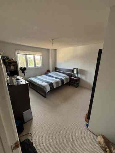 Looking to Share a House in Markham