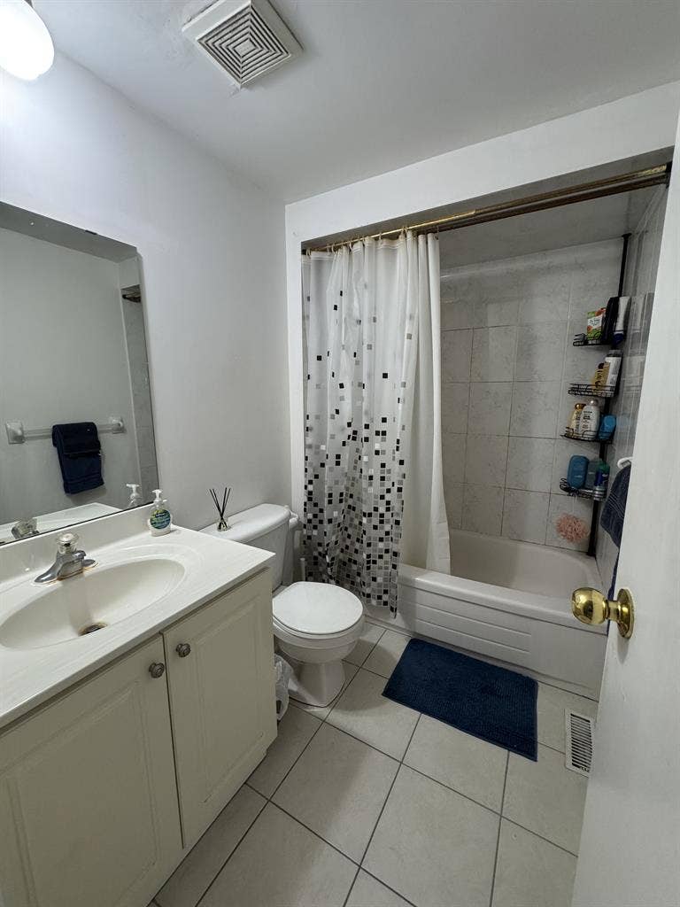 Looking to Share a House in Markham
