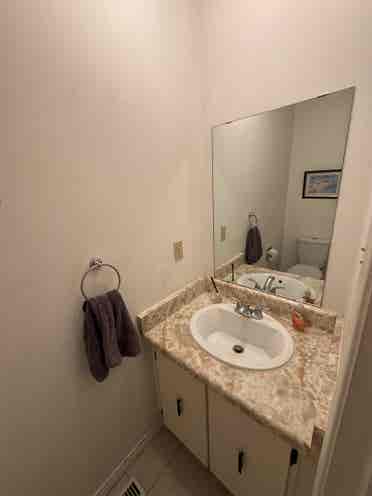 Looking to Share a House in Markham