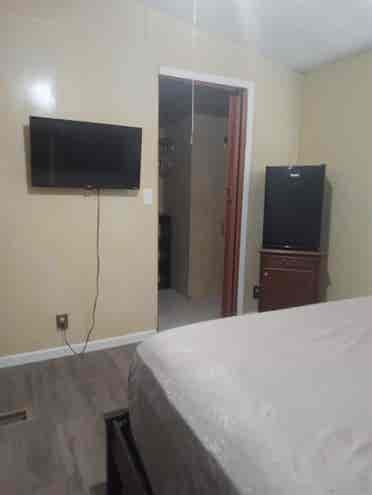 Nice room with private bathroom