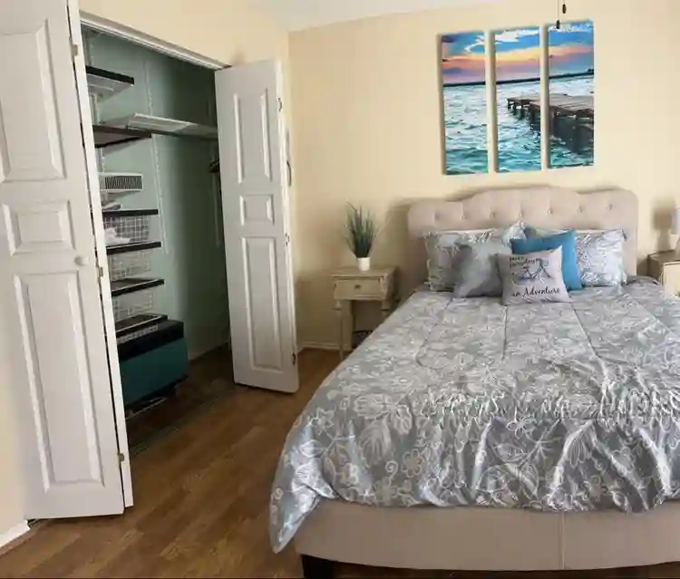 Room available w/ private bath