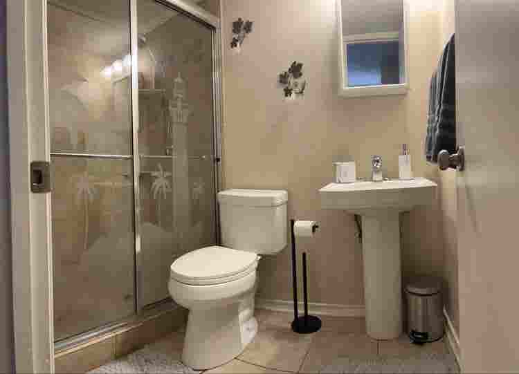 Room available w/ private bath