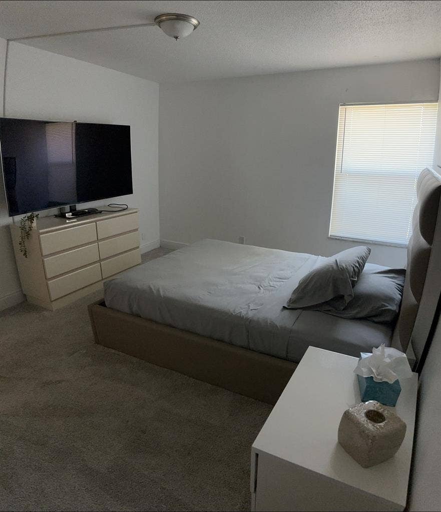 Room for Rent at Deerfield Beach