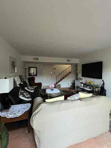 Unfurnished Single in 3bdrm Unit