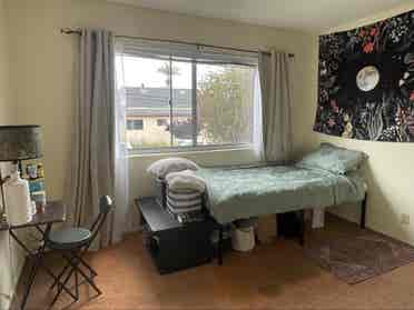 Unfurnished Single in 3bdrm Unit