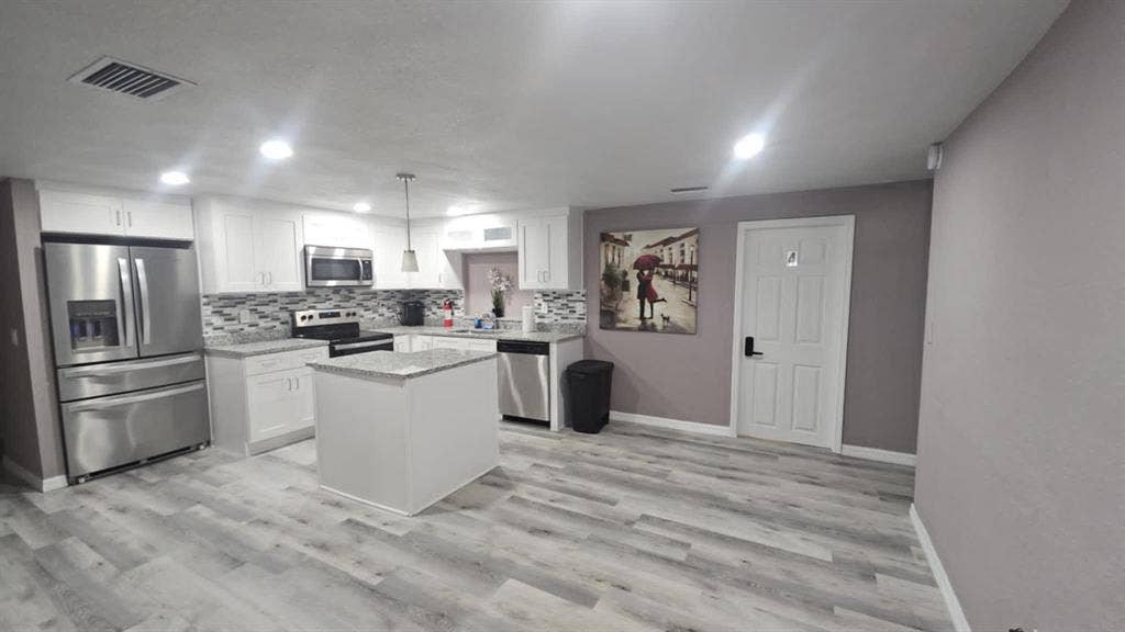1 BR in Holiday