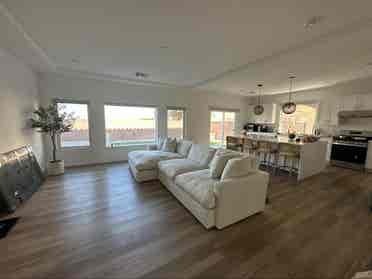 Private 3rd Floor for Rent