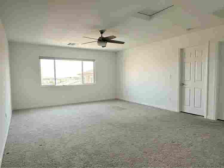 Private 3rd Floor for Rent
