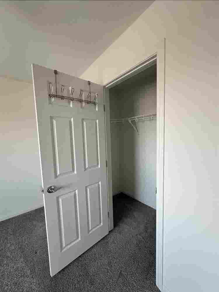 Private 3rd Floor for Rent