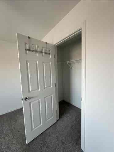 Private 3rd Floor for Rent