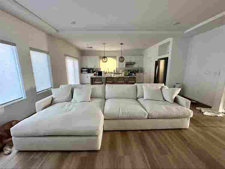 Private 3rd Floor for Rent